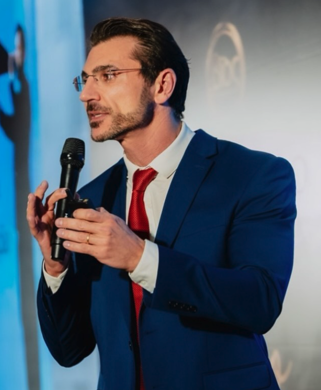 Dr. Alexandre Dell'Aquila